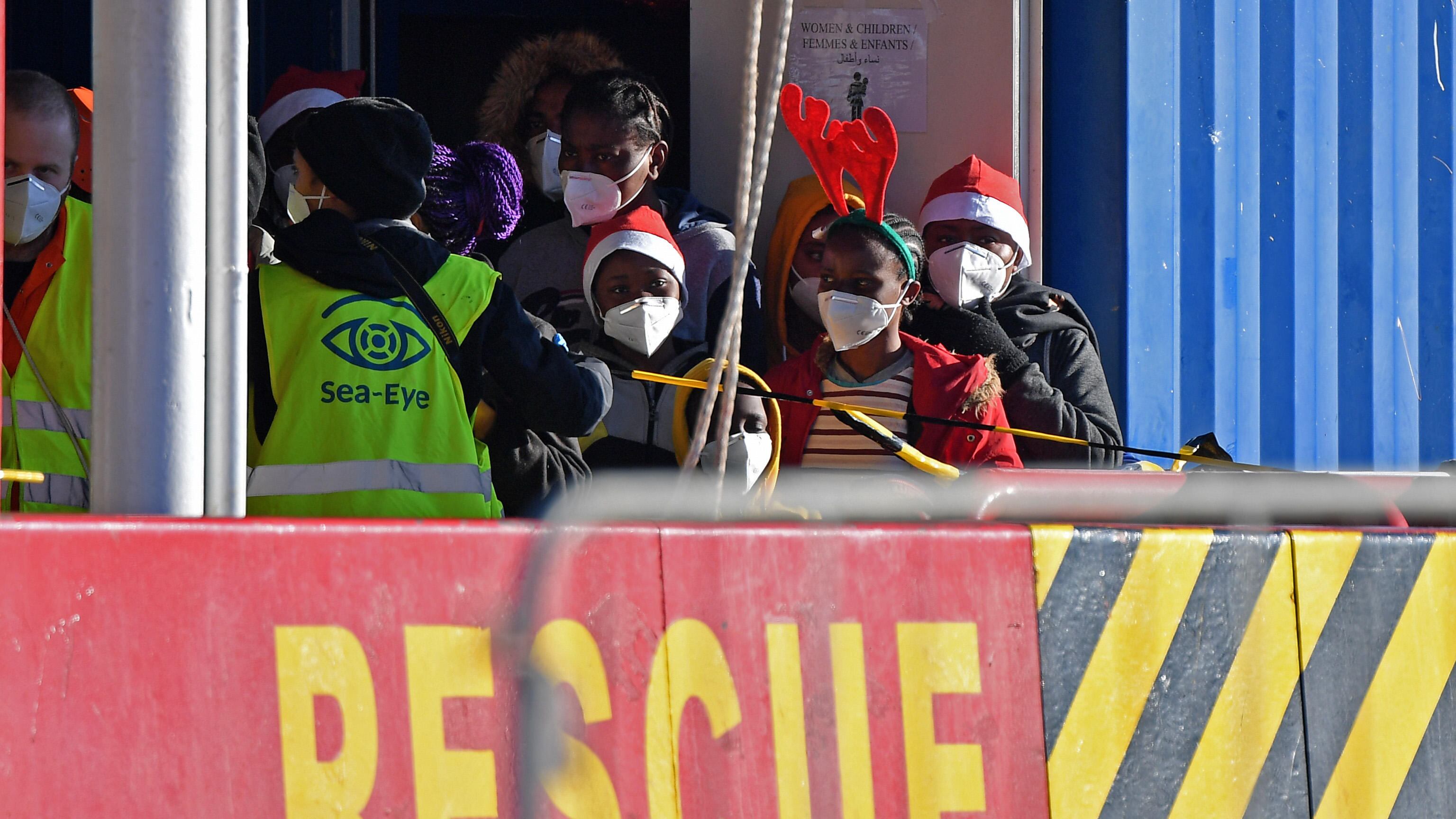 Porto anche per la Geo Barents: ad Augusta altri 560 clandestini