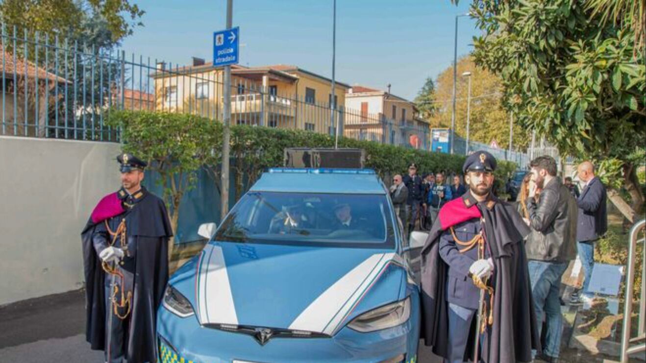 Tesla Model X: in Veneto la prima elettrica della polizia stradale