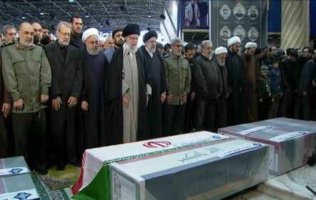 Teheran, milioni di persone ai funerali di Soleimani 7