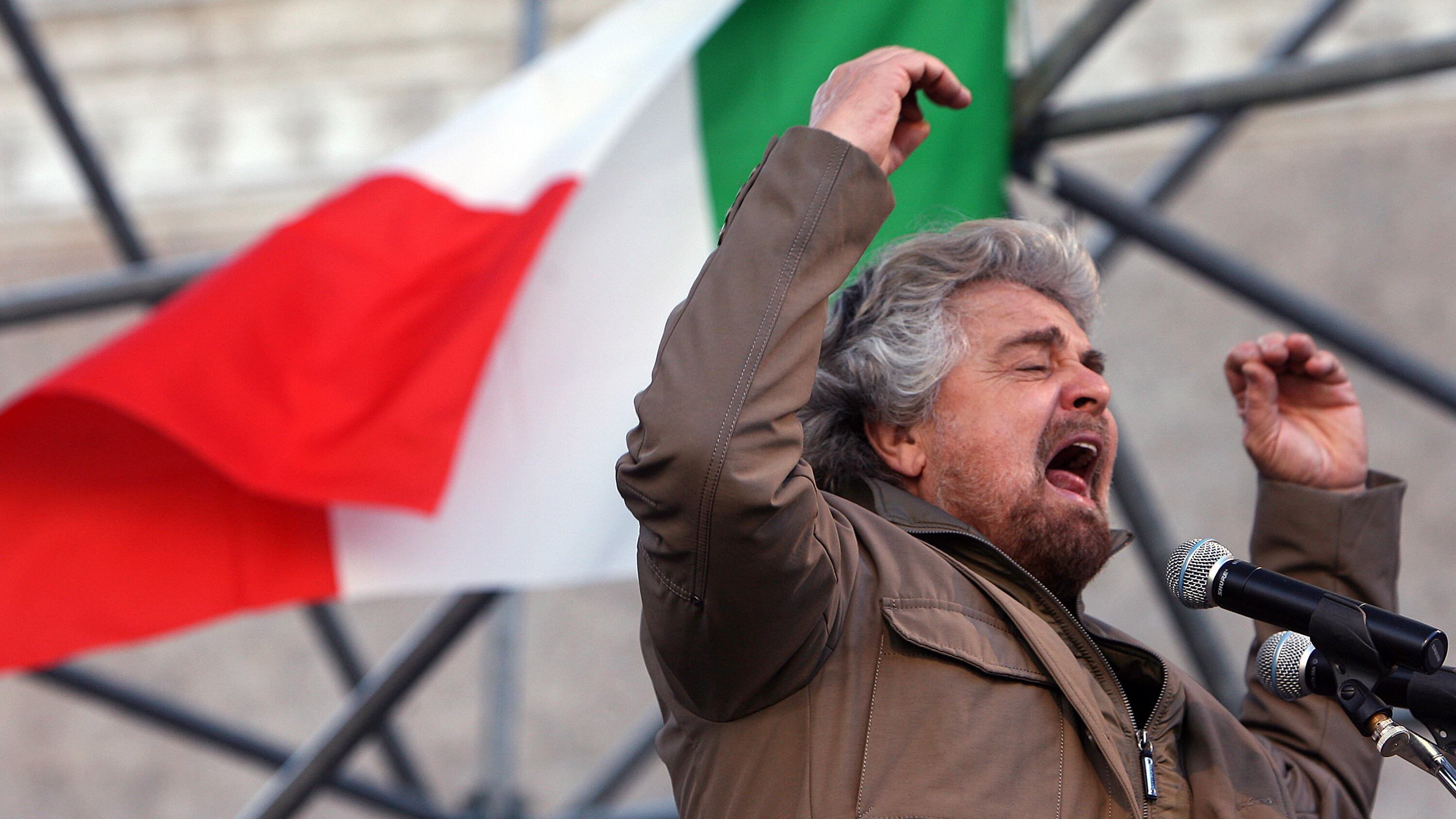 Beppe Grillo contro Matteo Renzi: ha l'invidia penis, vorrebbe essere come il M5s