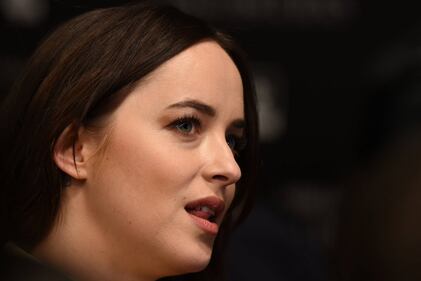 Dakota Johnson hot, sexy per "50 Sfumature di Nero" 50