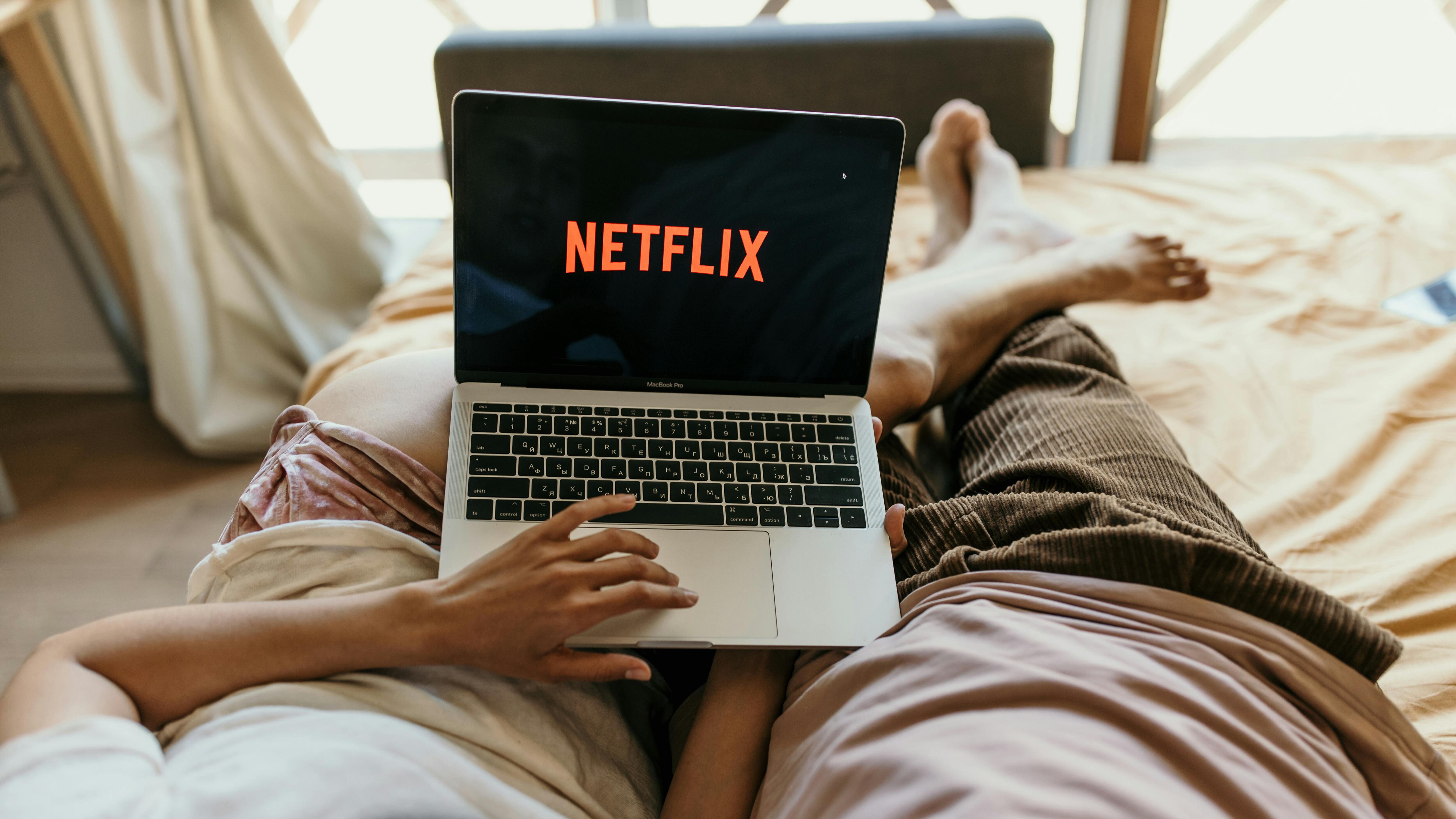 Netflix compra Warner Bros, patto da 82 mliardi: cosa ci sarà nel maxi catalogo