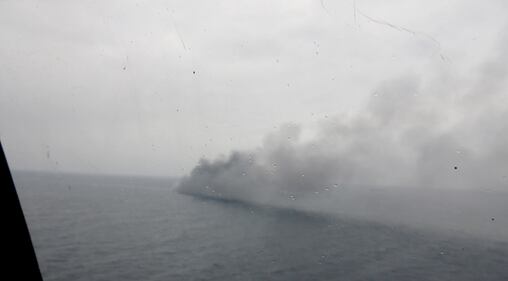 Il rogo del traghetto italiano visto dal cielo 4