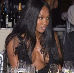 Naomi Campbell erotica in autoreggenti 2
