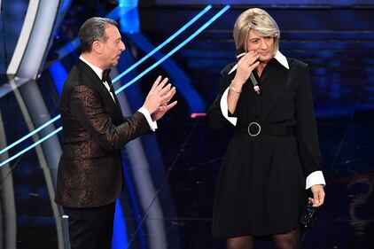 Sanremo, Fiorello imita la De Filippi 7
