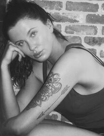 Ireland Baldwin, la sexy figlia di Kim Basinger 6