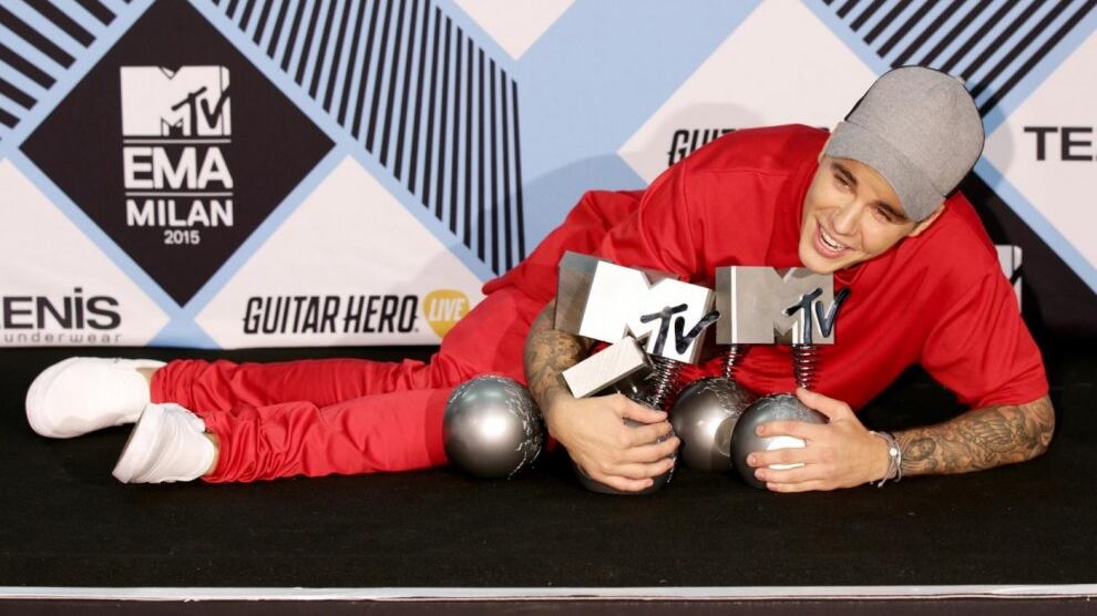 Justin Bieber: "Basta foto con i fan, non siamo allo zoo"