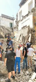 Crollo della palazzina a Torre del Greco 1