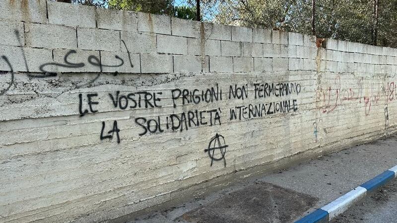 "Palestina libera", "Resistere senza compromessi". Scritte choc (in italiano) sui muri di Betlemme 4