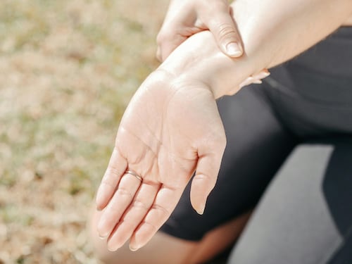 Artrite psorisiaca, i sintomi che non devono essere sottovalutati
