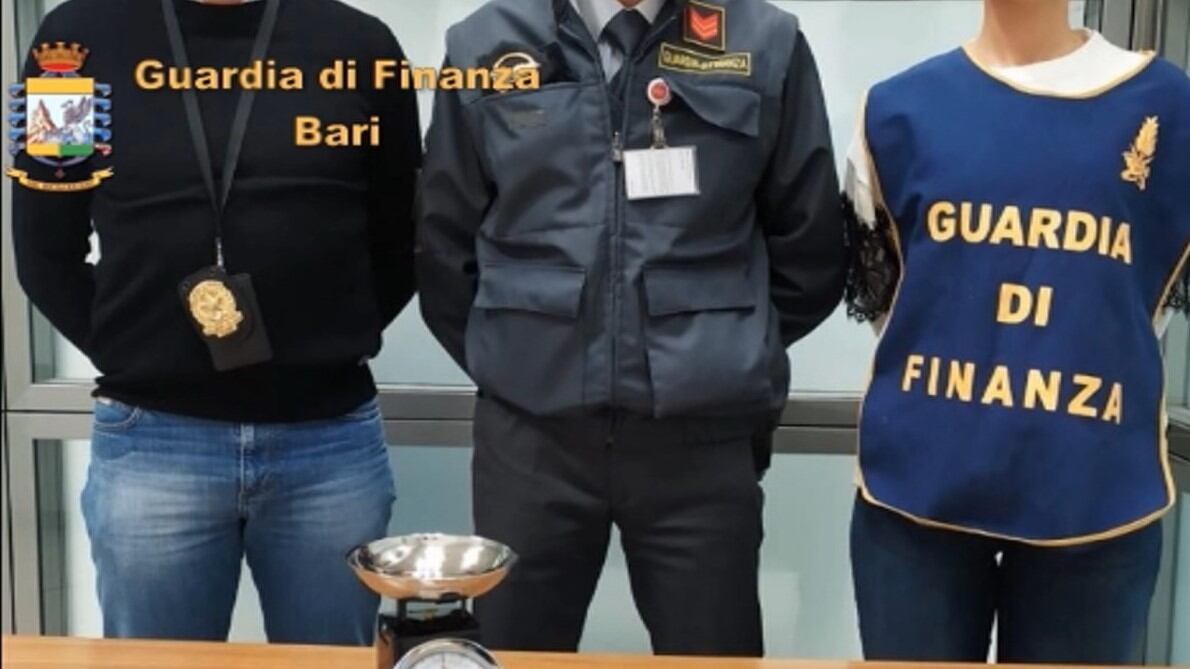 Nigeriano ingerisce ovuli di eroina per eludere i controlli:arrestato