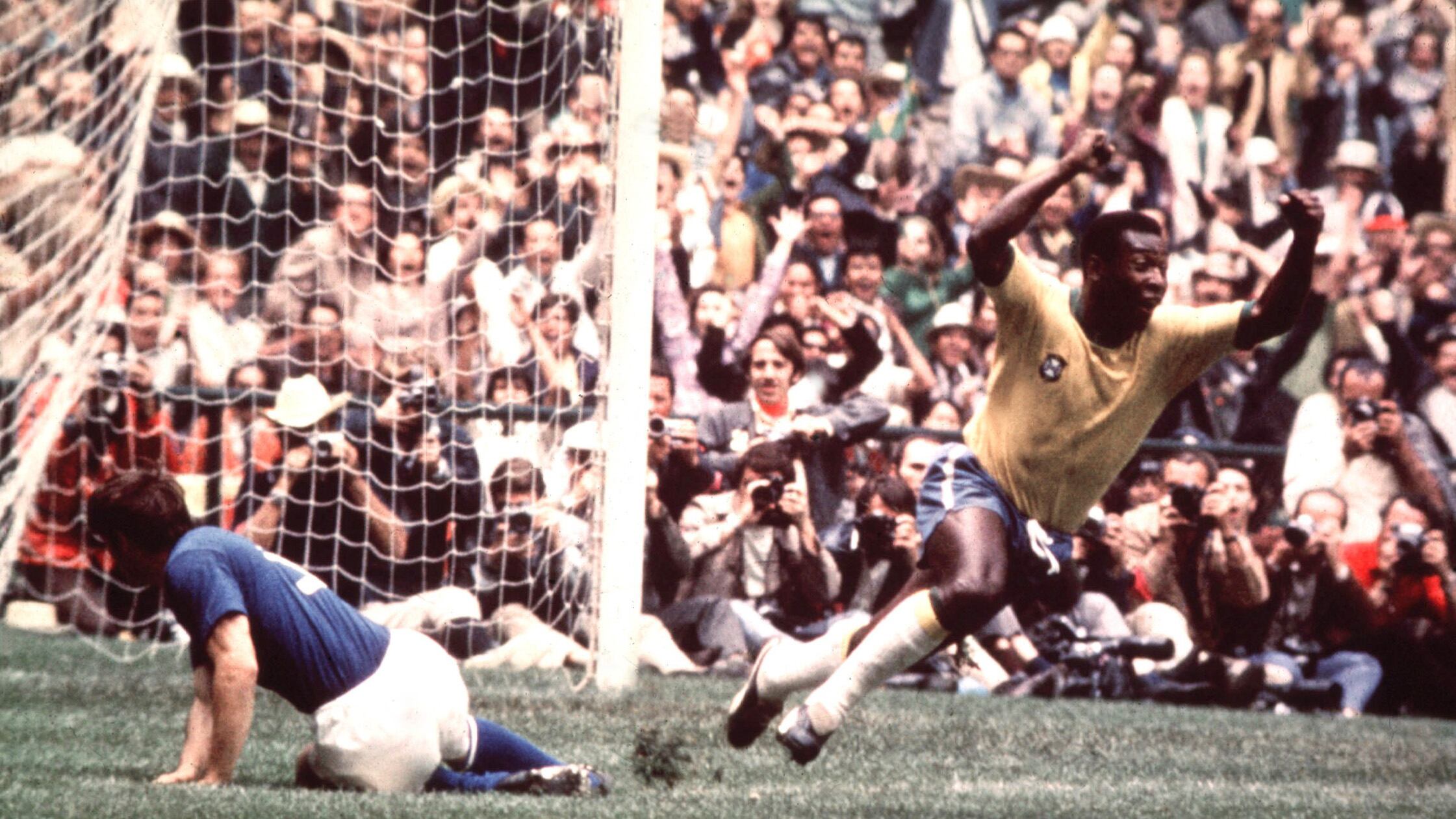 I gol del principe Pelé, i sei minuti di Rivera e i pomodori ignoranti