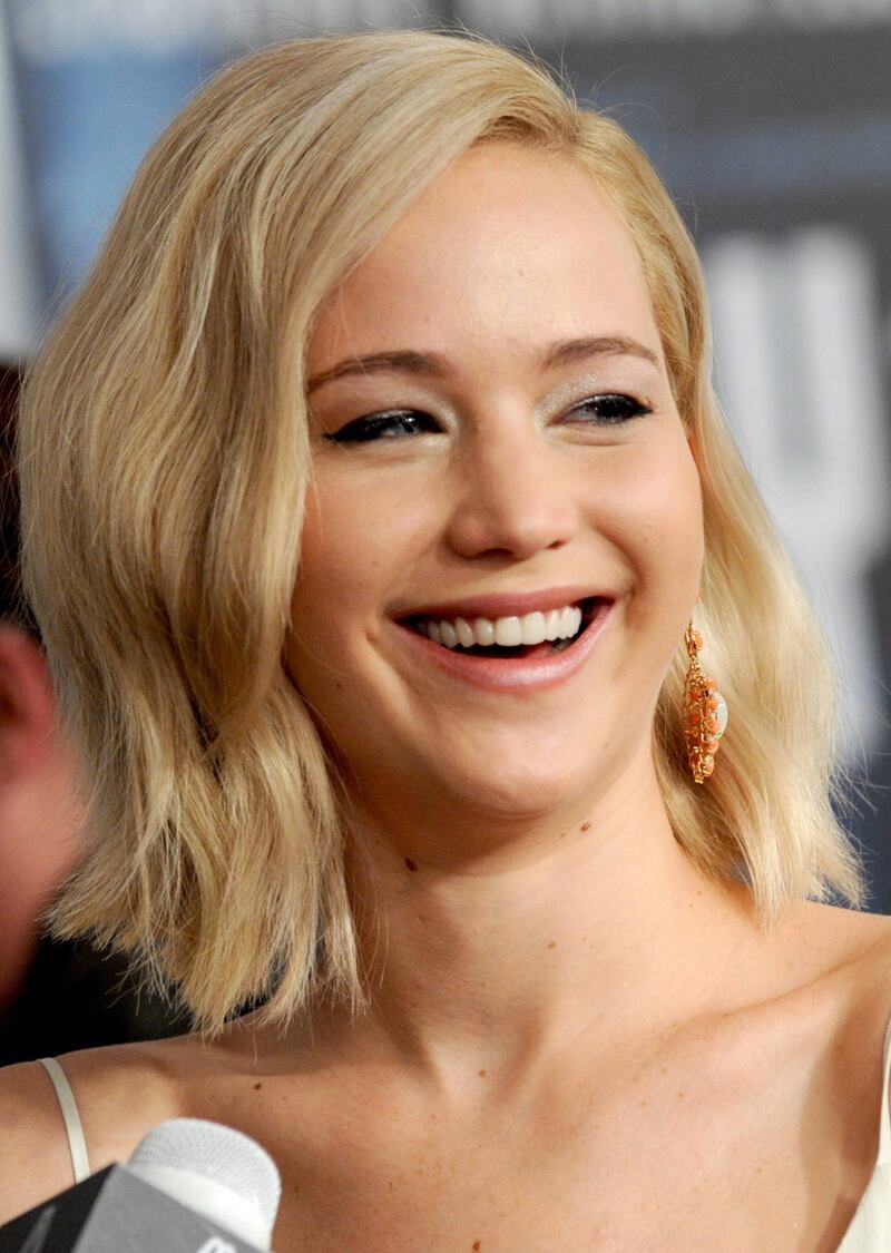 Jennifer Lawrence senza reggiseno alla première di Joy 30