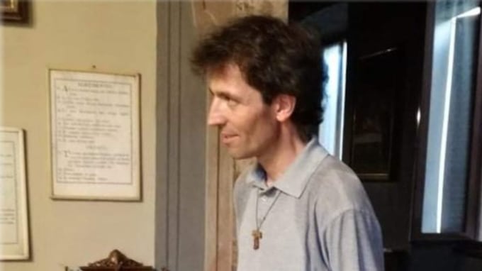 Prete ucciso in strada a Como: è stato accoltellato da un tunisino