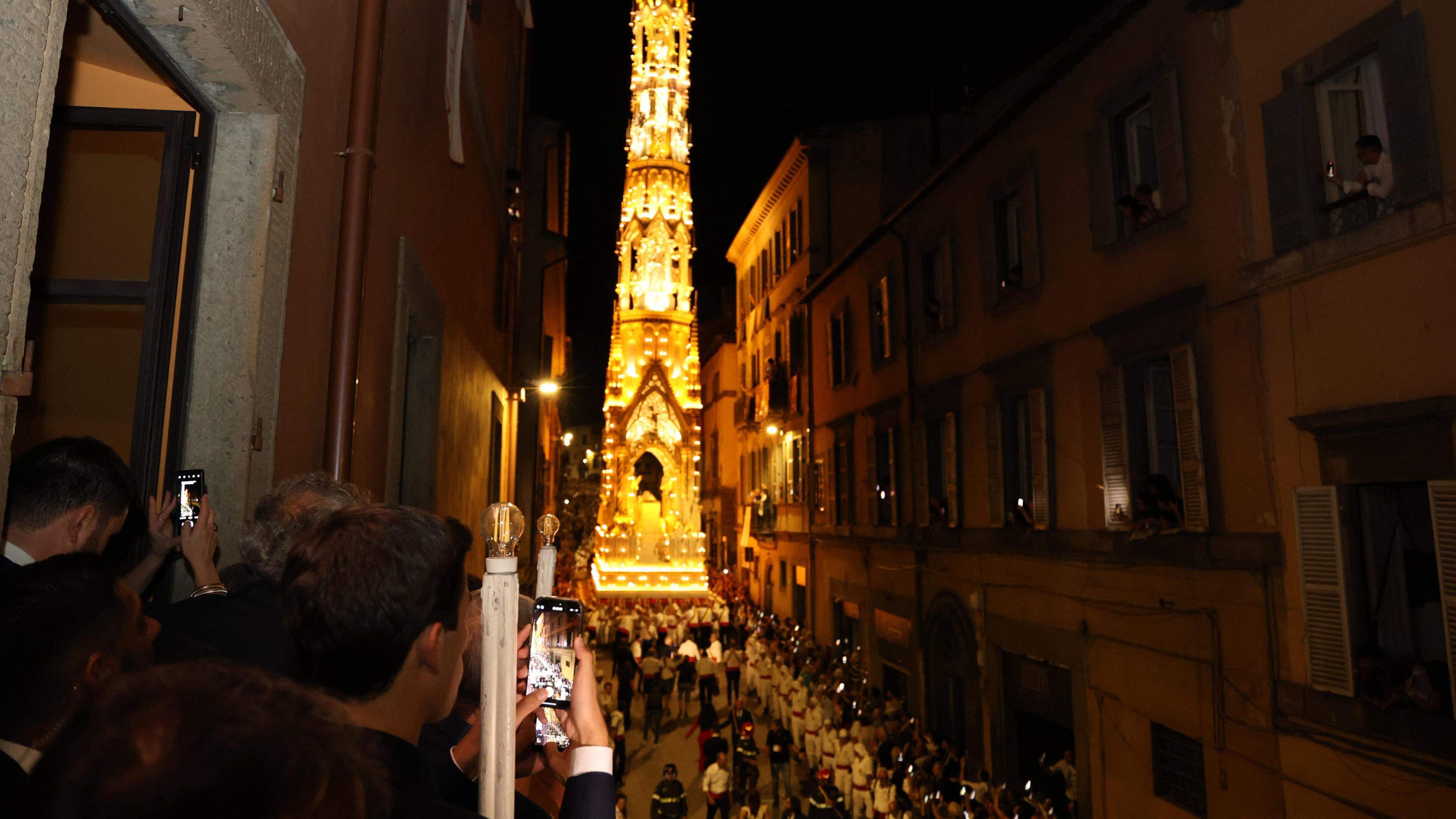 Sventato attacco a Viterbo, arrestati due turchi: volevano assaltare la processione di Santa Rosa