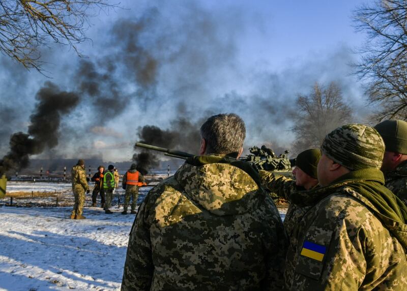 Ucraina, Poroshenko partecipa a un'esercitazione militare 1