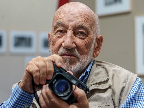 Morto Gianni Berengo Gardin, ecco i 5 scatti che lo hanno reso celebre