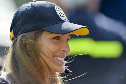Cristina Chiabotto e il bikini bianconero: fisico da Champions 14