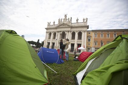 Notte in tenda a piazza San Giovanni 7