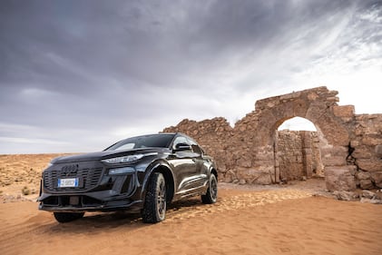Audi SQ6 Sportback e-tron: il raid nel deserto del Sahara 8