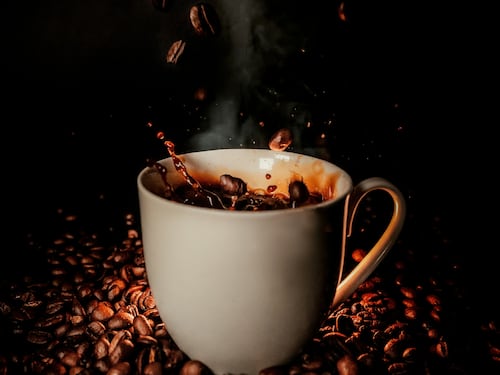 La geopolitica pesa sulla tazzina. Perché l’espresso costa 1,30 euro