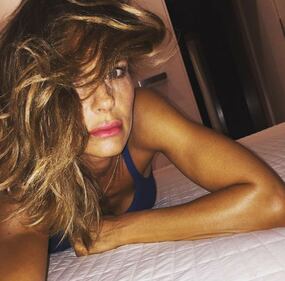 Martina Colombari, risveglio senza trucco sui social  9