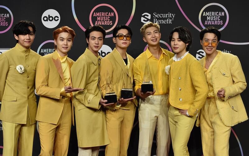 L'assalto al mondo della Corea, BTS vincitori di tre categorie agli AMAs 10