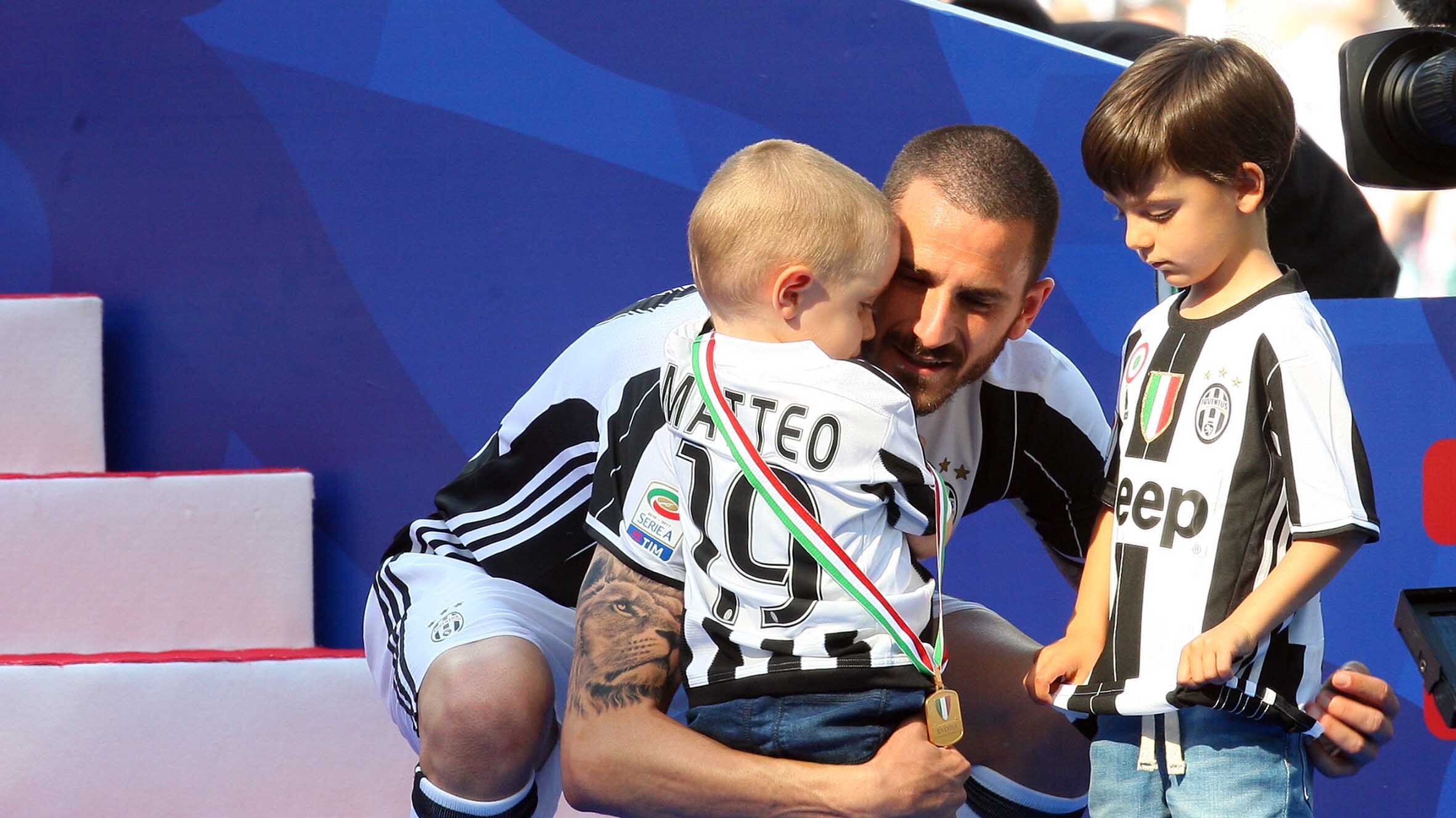 Figlio di Bonucci in lacrime, la moglie Martina: "Ecco perché piangeva"