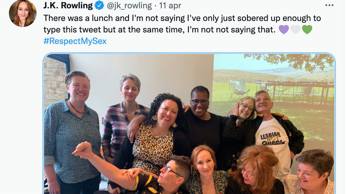 "Riunite per la libertà di parola": la sfida di J.K. Rowling contro l'ideologia transgender