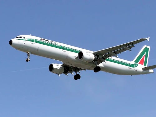 L'Authority lancia l'allarme: "Il governo non usi le bollette per il salvataggio di Alitalia"