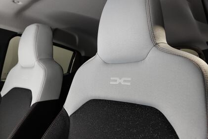 Dacia Spring 2024: guarda tutte le foto di interni ed esterni 10