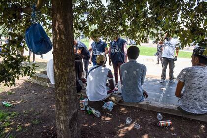 Nuovi blitz anti-migranti in Stazione Centrale 3