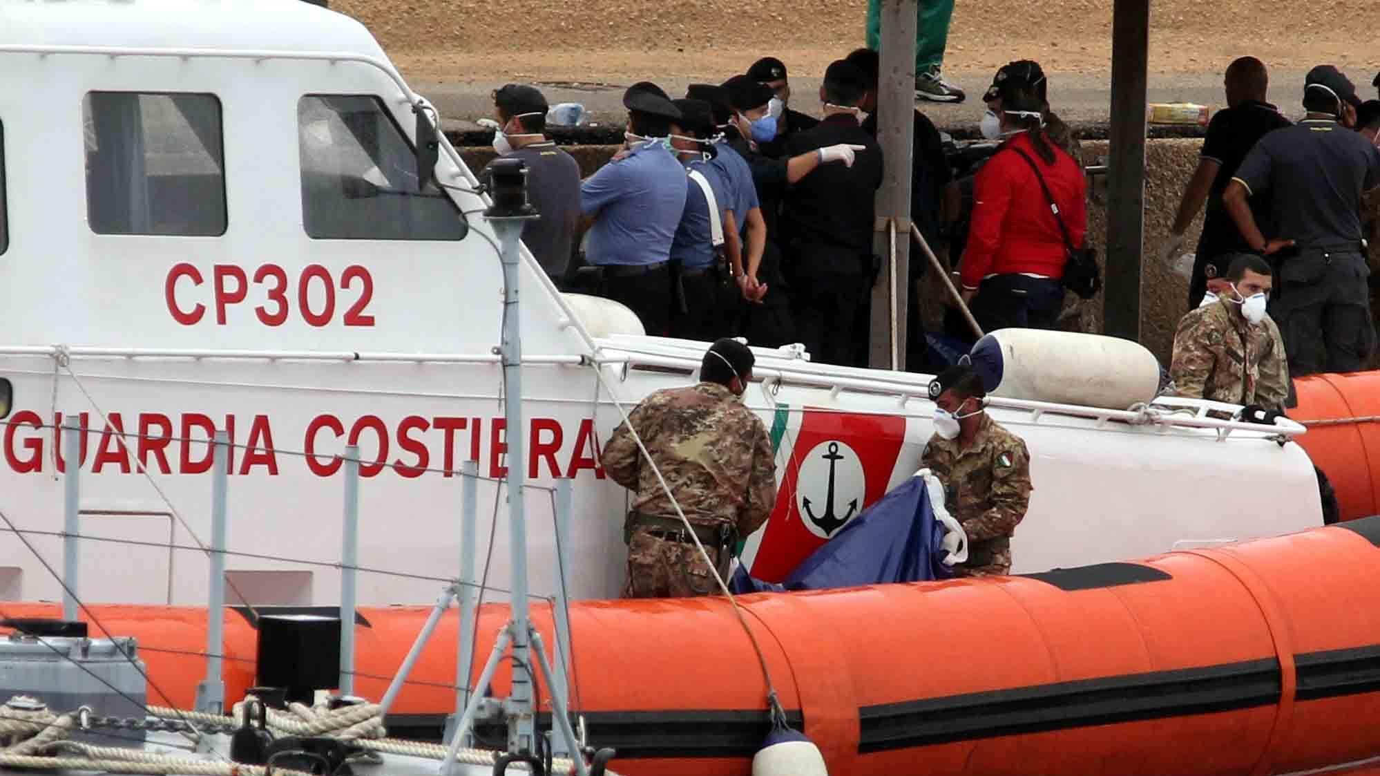 Le cose che non servono a Lampedusa
