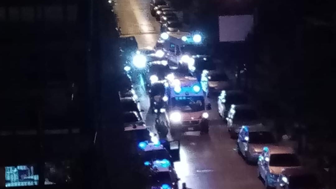 Carabiniere interviene per sedare una lite ma viene accoltellato