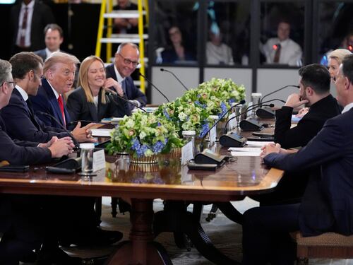 "Giorno storico per l’Occidente". Ma la tregua divide Europa e Usa