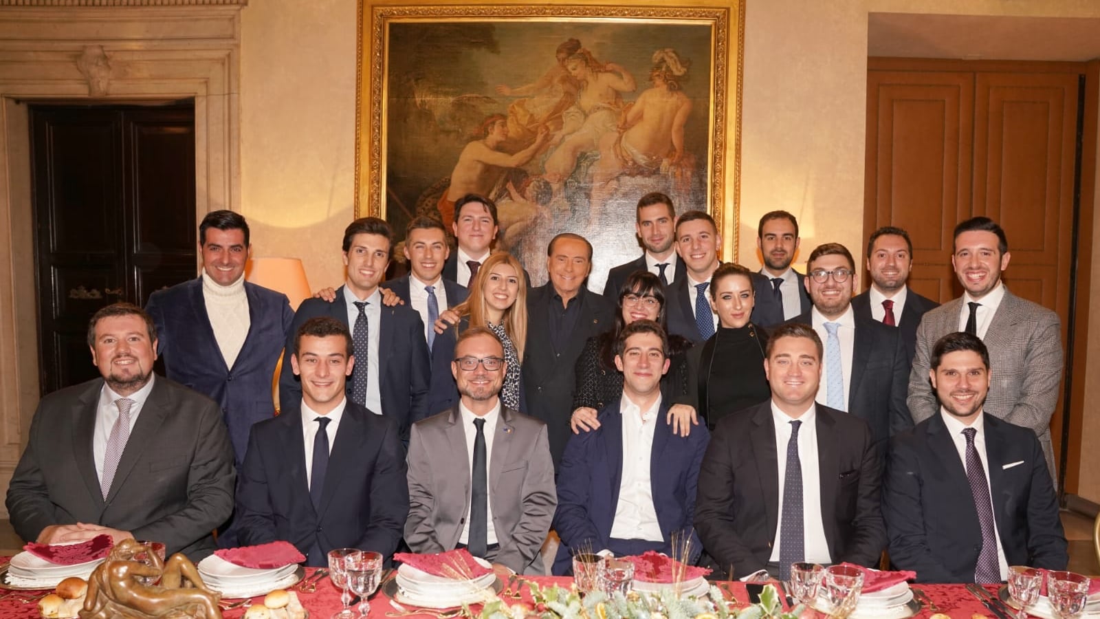 Berlusconi punta sui giovani: "Sfruttiamo meglio il web"