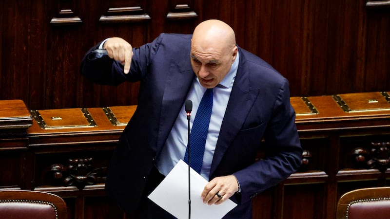 Crosetto: “I fatti di Milano sono il frutto della guerra ibrida”