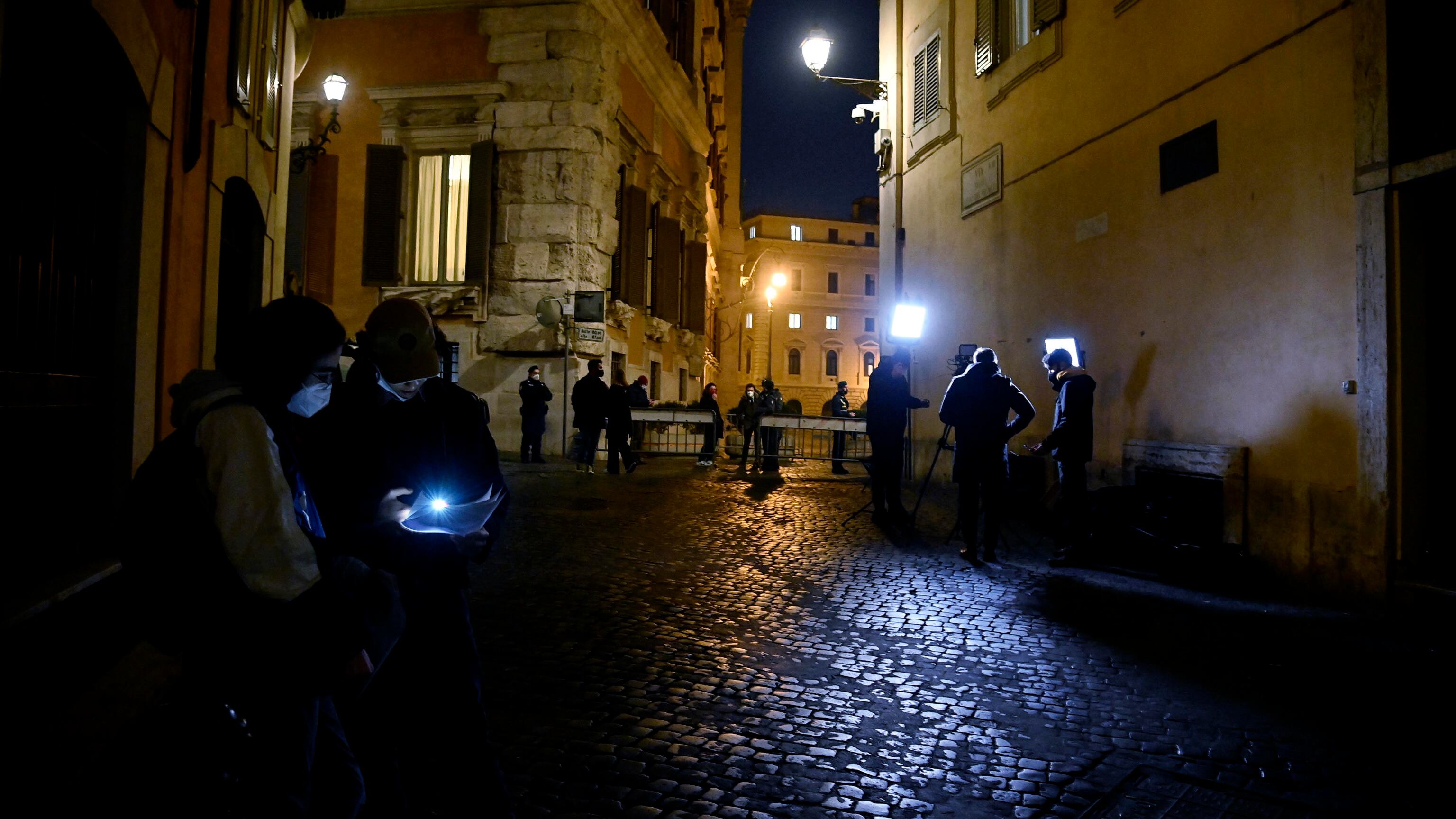 La "soffiata" di Renzi: "Non posso più escluderlo..."