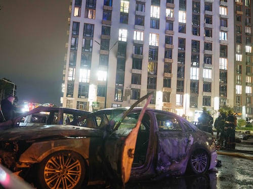Raid russi sull’Ucraina, Zelensky: “I partner non ci hanno avvisato degli attacchi di stanotte su Kiev”