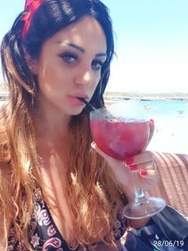 Marika Fruscio, lato b bollente al mare 9
