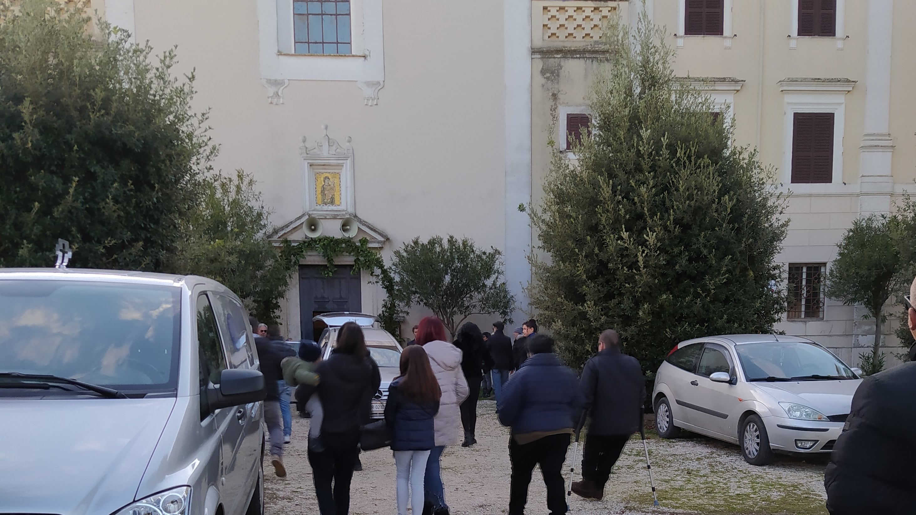 A Montopoli i funerali dell'uomo morto in un incendio a Capodanno