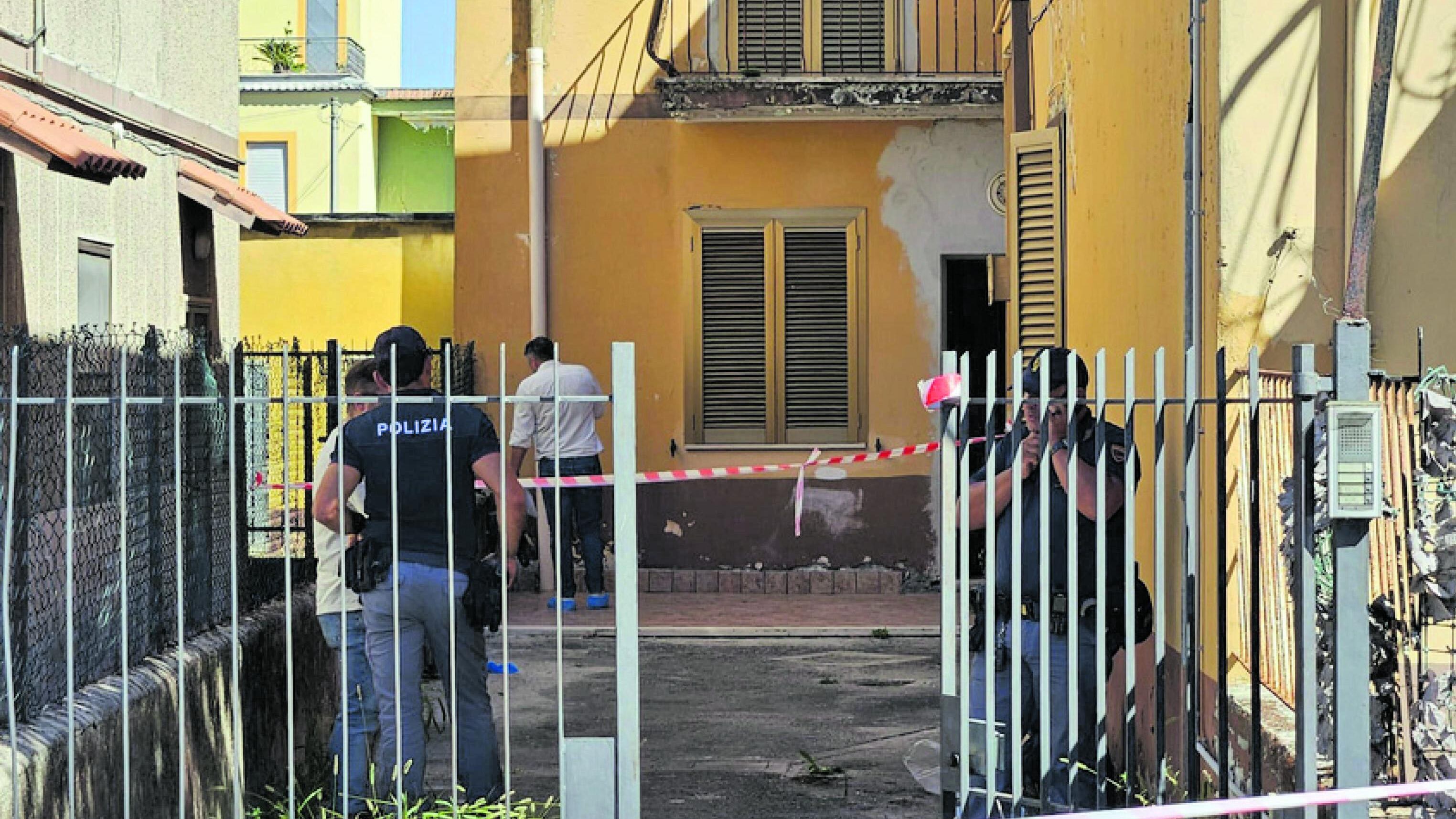 Donna sgozzata in casa dall'ex badante. Il pm: "Violenza inaudita"
