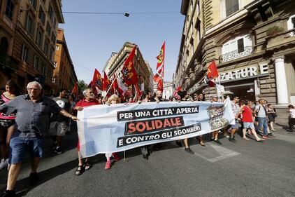 Protesta contro gli sgomberi a Roma 6