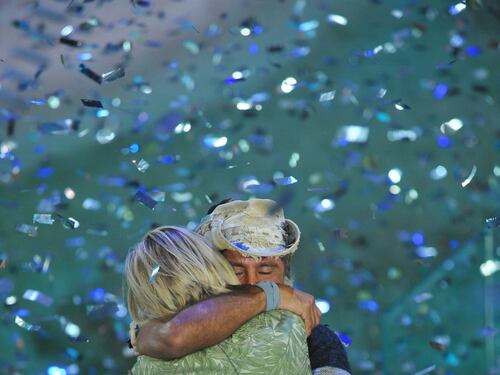 Isola 2017: Paola Barale festeggia il vincitore Raz Degan