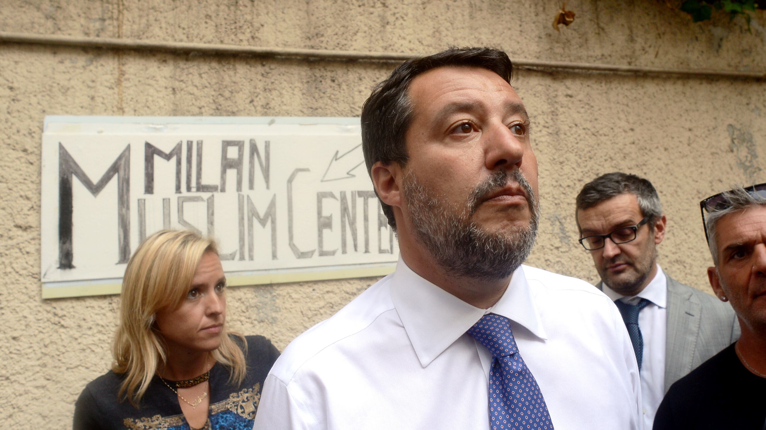 "La sinistra candida condannati a 13 anni": l'affondo di Salvini su Lucano