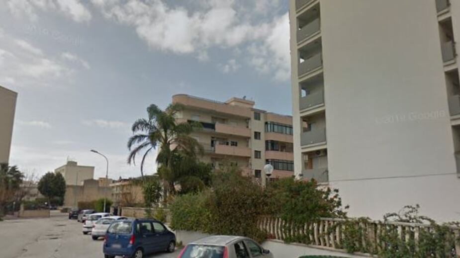 Getta il neonato dalla finestra: "A mia madre dicevo di aver problemi col cibo"