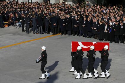 A Istanbul i funerali degli ufficiali uccisi 3