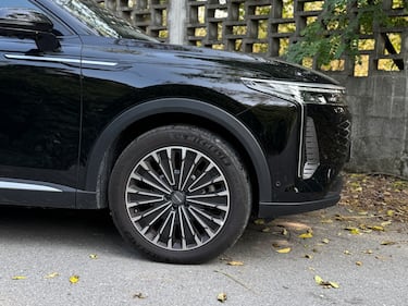 Omoda 9: guarda la gallery del nuovo maxi SUV ibrido cinese 5