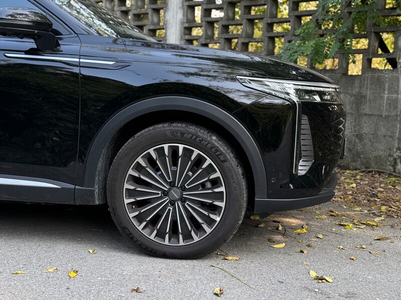 Omoda 9: guarda la gallery del nuovo maxi SUV ibrido cinese 5