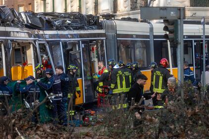 Tram deragliato, le foto dei feriti 5